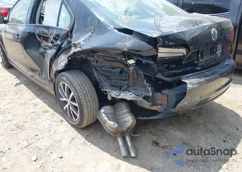 2016 Volkswagen Jetta 1.4T Se from USA, damaged, VIN 3VWD67AJXGM258045